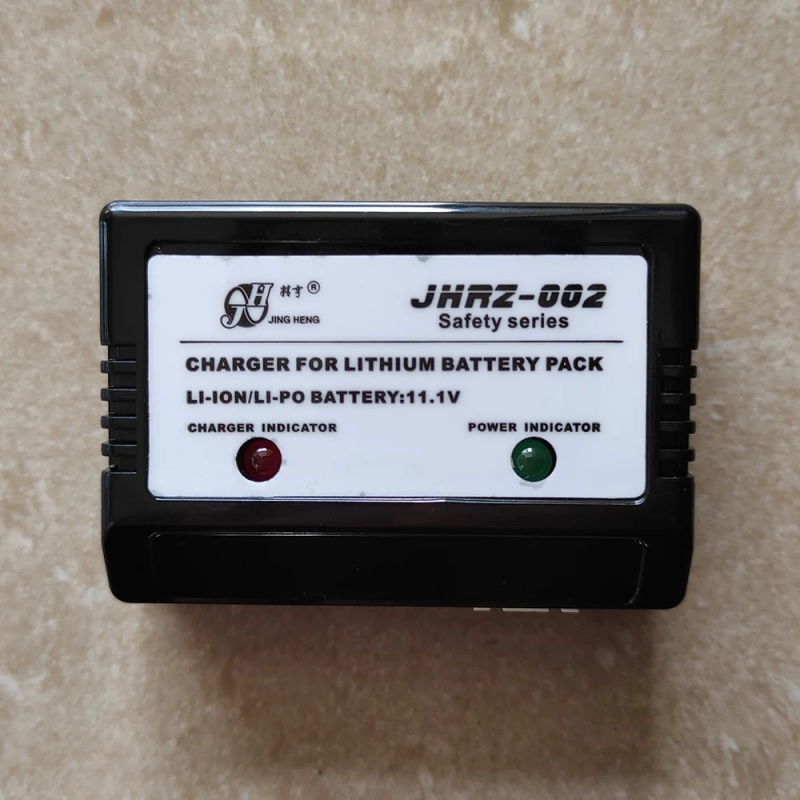 3S 11.1V LiPo Battery Balance  - مراجعة Drone Battery Charger وسعره
